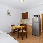 With Parking Space - 17609 Apartamento Trogir