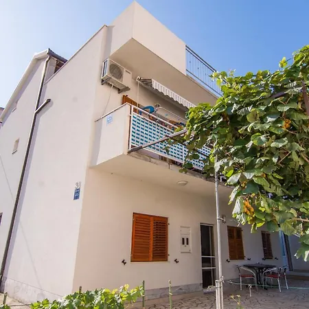 With Parking Space - 17609 דירה