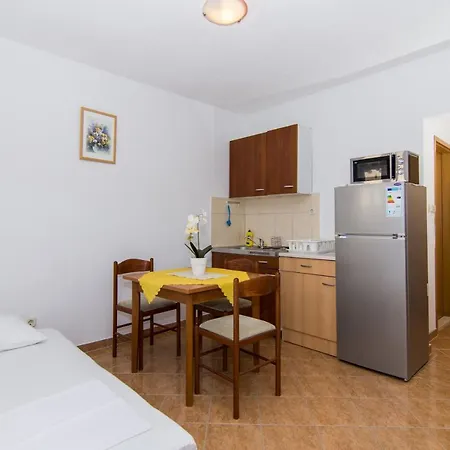 With A Parking Space - 17609 Appartement Trogir