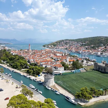 With Parking Space - 17609 Apartman Trogir