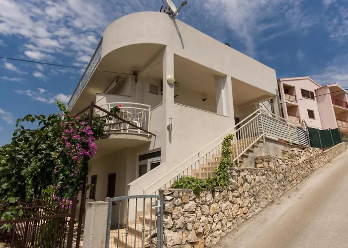 Apartment With Parking Space - 17609