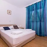 Apartment With Parking Space - 17609 *